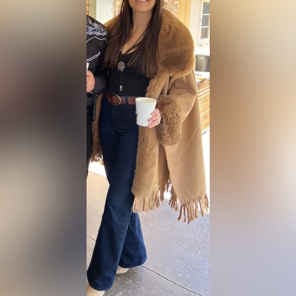 NWOT Suede, Fringe, and Fur!  For your Winter Western Wear 🤎🤠 - Picture 2 of 8